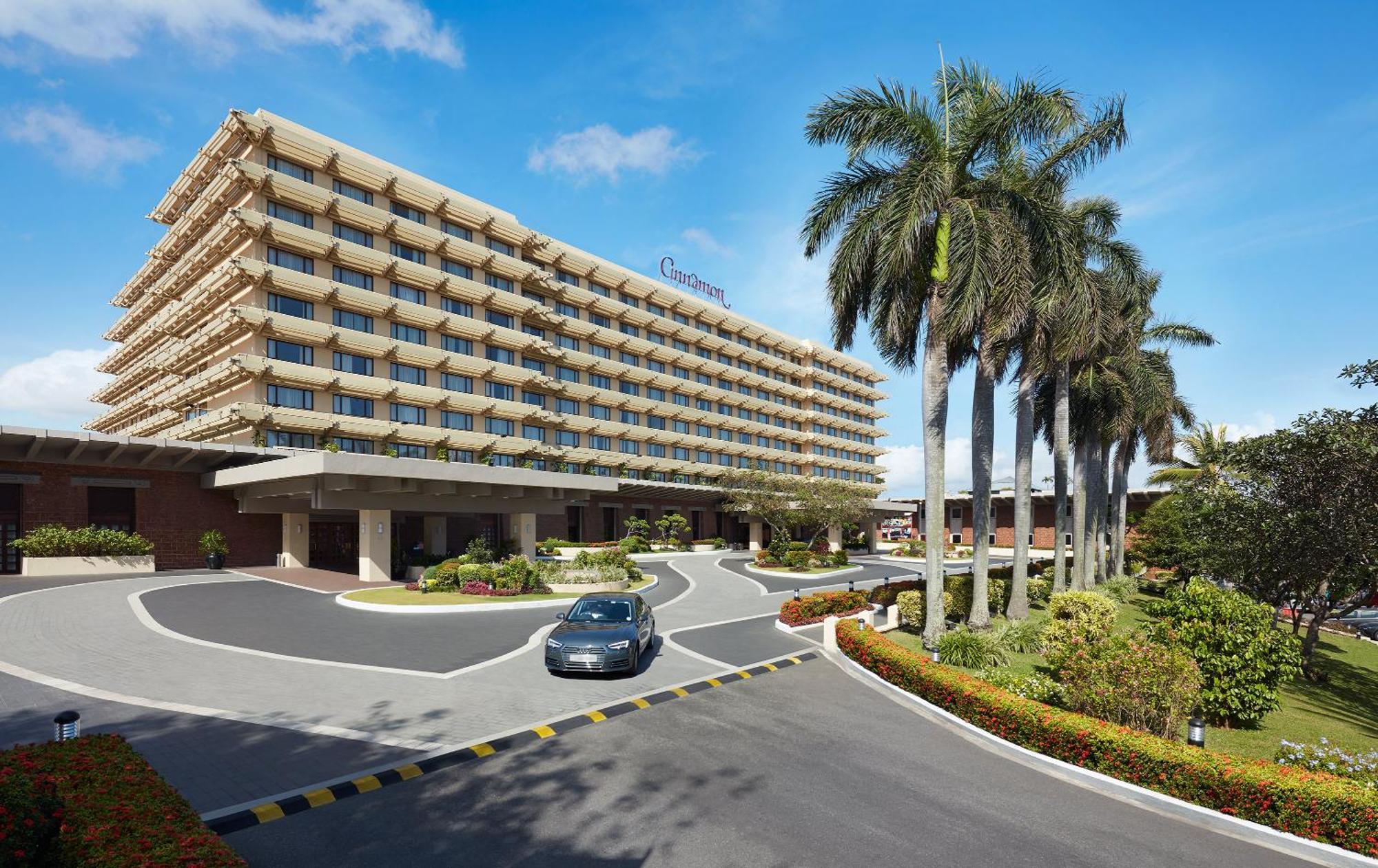 Cinnamon Lakeside Colombo Eksteriør bilde The hotel in 2015