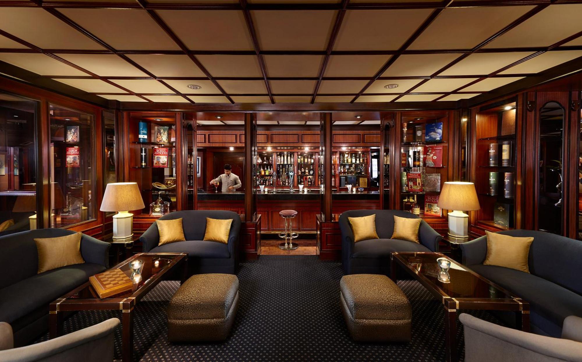 Cinnamon Lakeside Colombo Eksteriør bilde The bar at the St. Regis