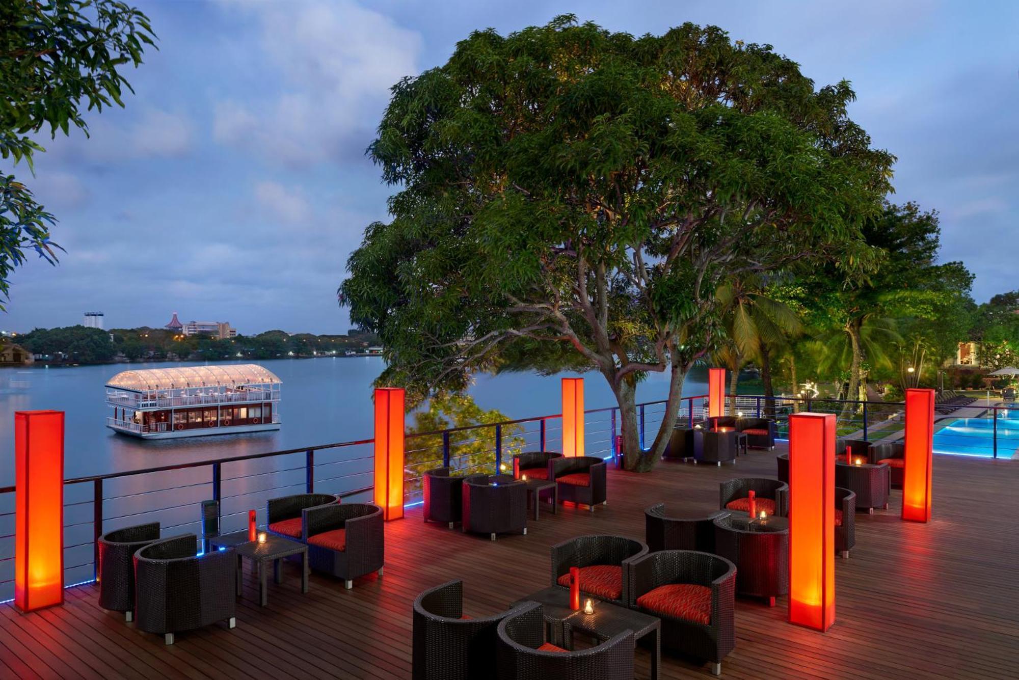 Cinnamon Lakeside Colombo Eksteriør bilde The Deck