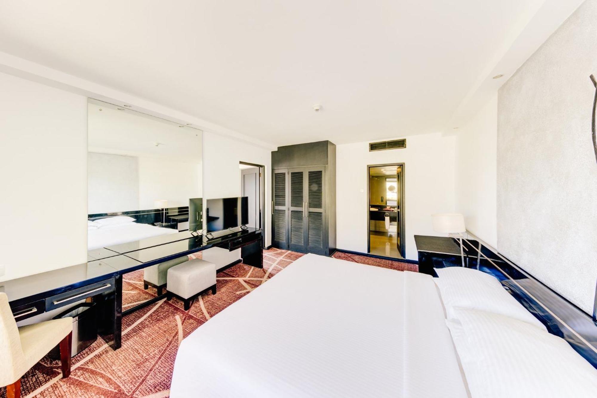Cinnamon Lakeside Colombo Eksteriør bilde A room at the hotel