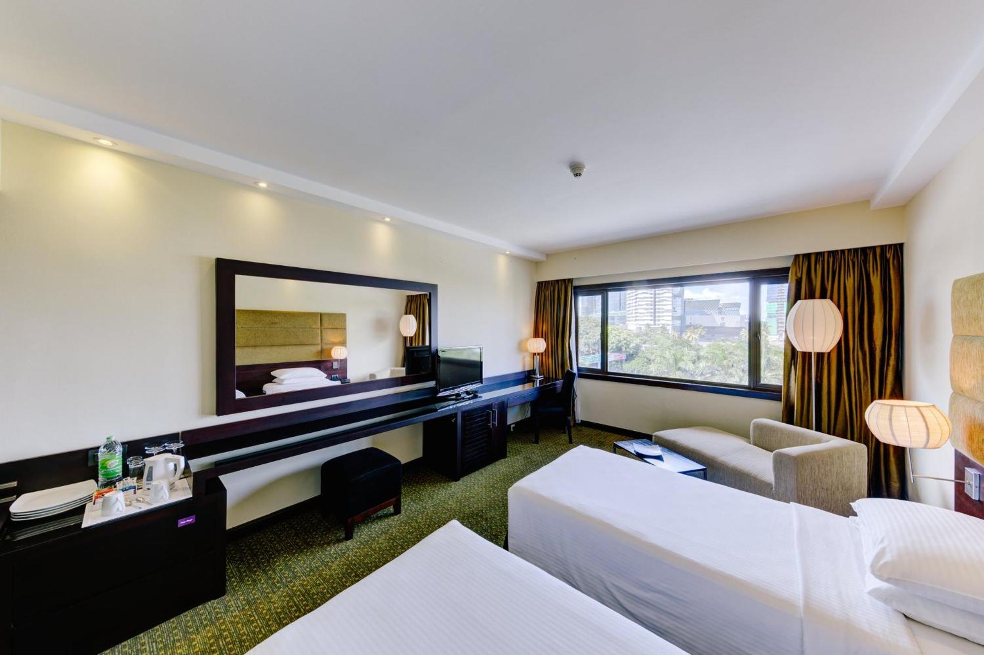 Cinnamon Lakeside Colombo Eksteriør bilde Deluxe Room